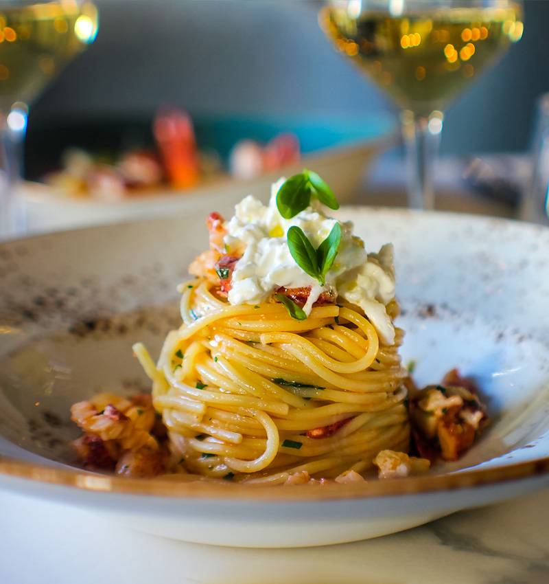 Hai invitato la crush a cena da te ma non sai come impiattare la pasta? Ecco la guida definitiva!