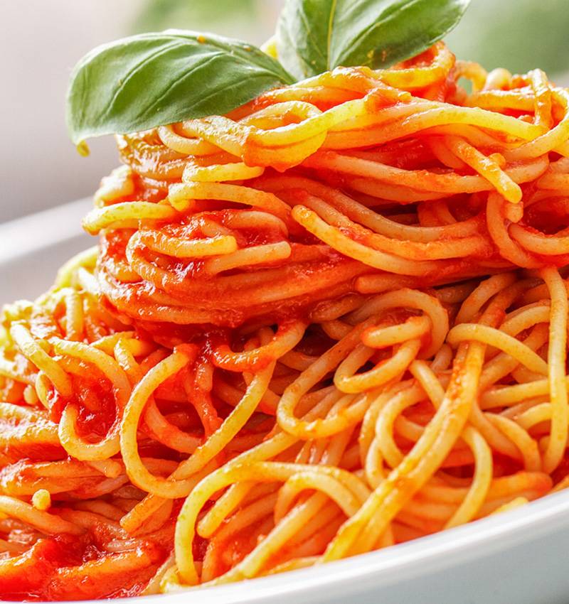 Pasta with tomato sauce: let’s discover spaghetti, once called “maccheroni”, a simple recipe that has conquered the world